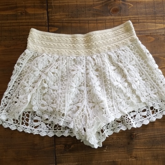 Topshop Crocheted Boho Gypsy Surfer Shorts - Picture 5 of 9